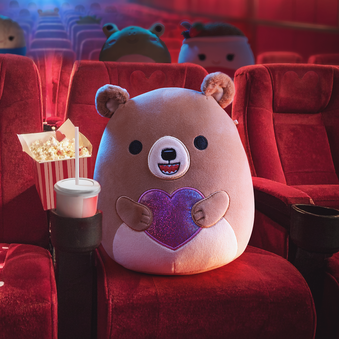 Squishmallows - Squishmallows 8" Stokely the Brown Kodiak Bear Holding a Heart | Jazwares